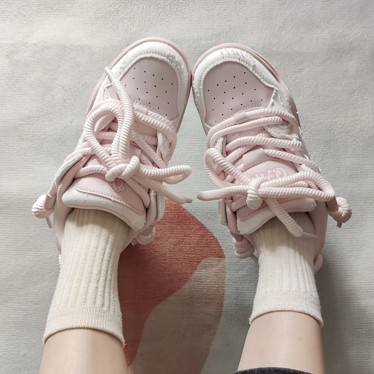 Unisex Cartoon Pattern Skateboarding Shoes, Low Top Lace-Up Sneakers, with Synthetic Upper, Fabric Inner