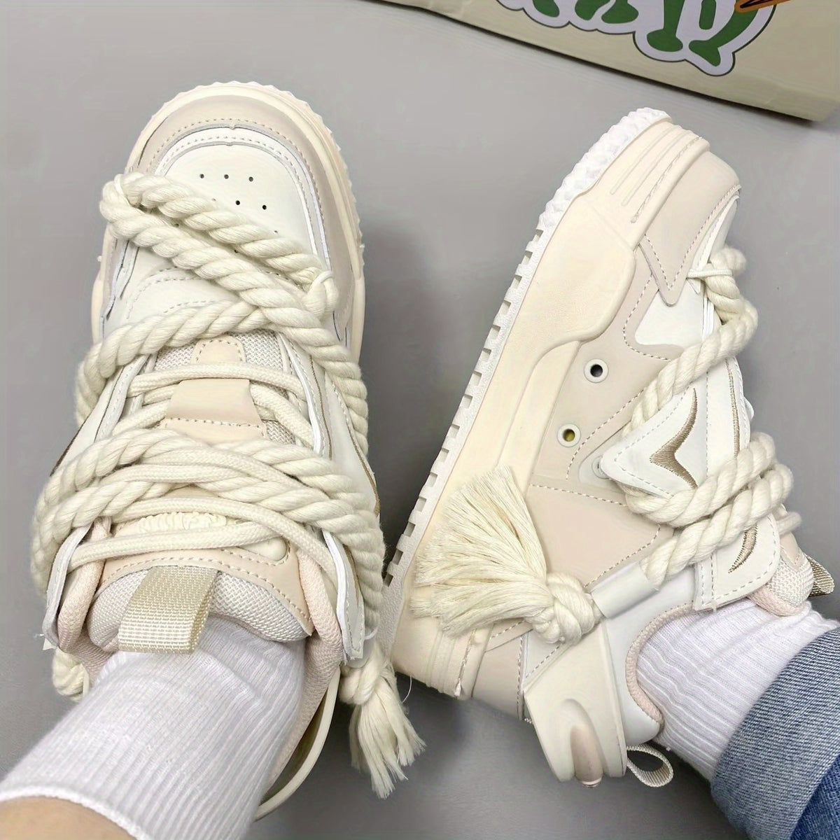 Unisex Retro Skate Shoes - Non-Slip Thick Sole, Lace-Up Closure, Beige\u002FWhite\u002FBlack